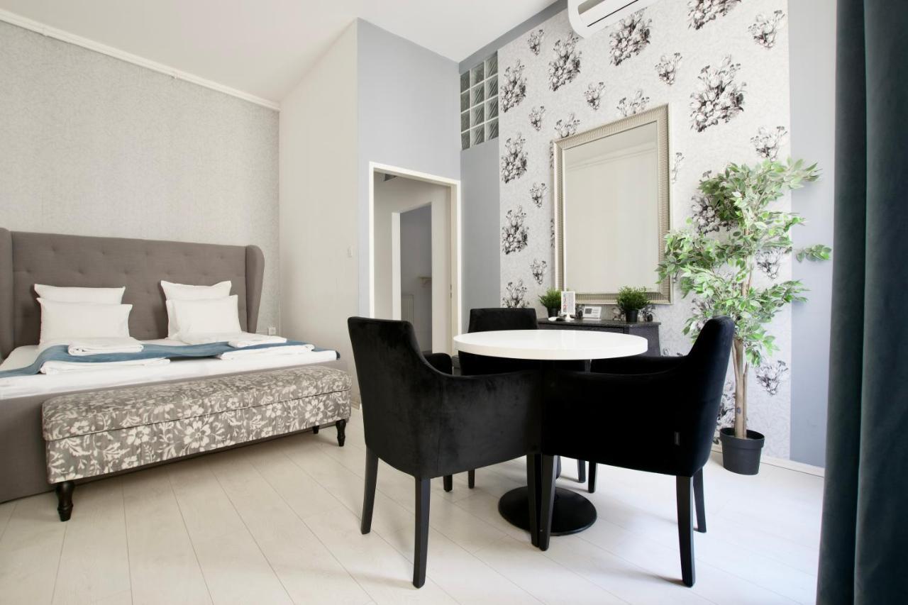 Premium Apartments By Hi5 - Astoria Square ブダペスト エクステリア 写真