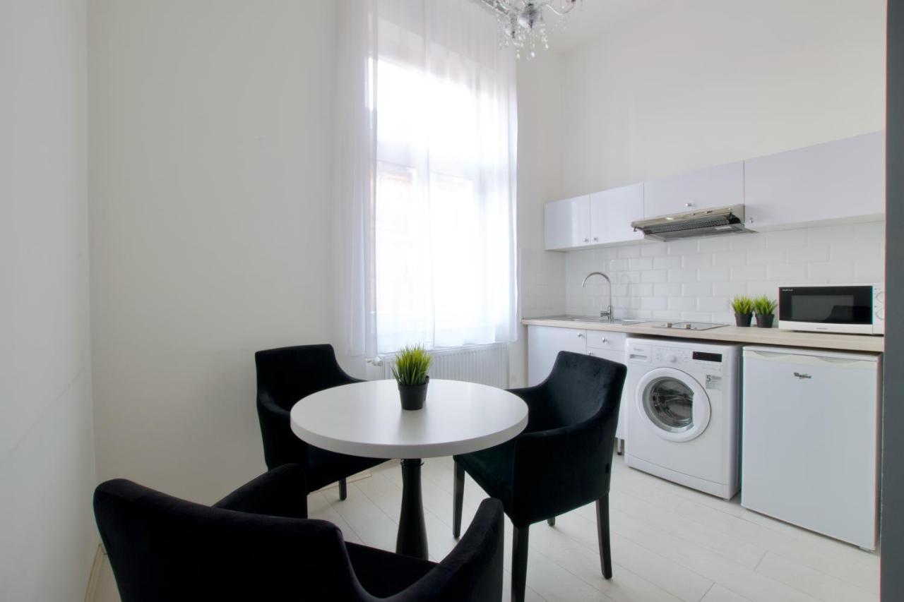 Premium Apartments By Hi5 - Astoria Square ブダペスト エクステリア 写真